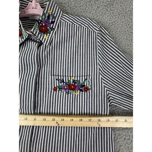 Highgate Ltd Womens Blouse Size 8 Gray White Stripe Floral Embroidered - Picture 8 of 13